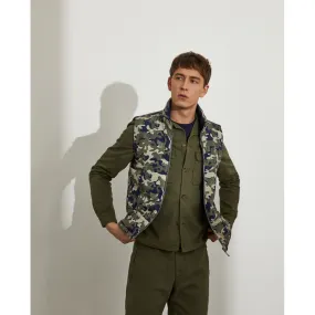 Man's reversible vest with troop pattern and pockets